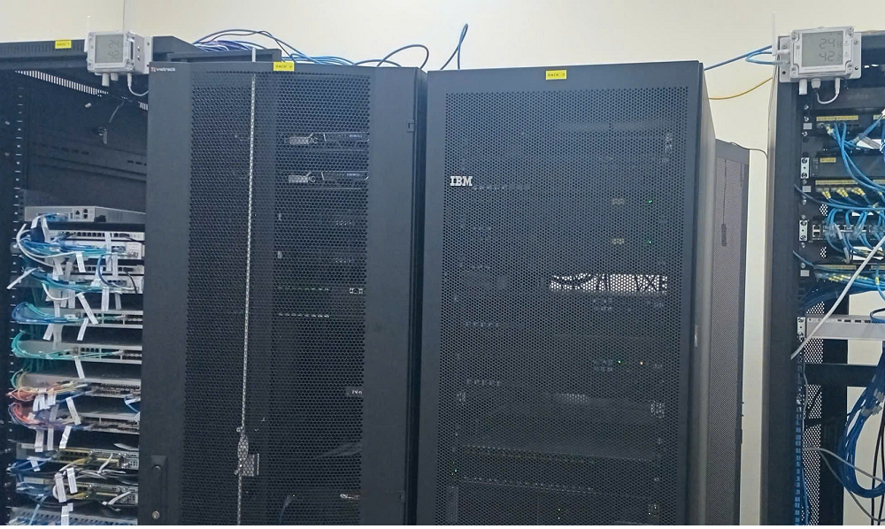 Thiết bị Ubibot lắp đặt trong phòng server